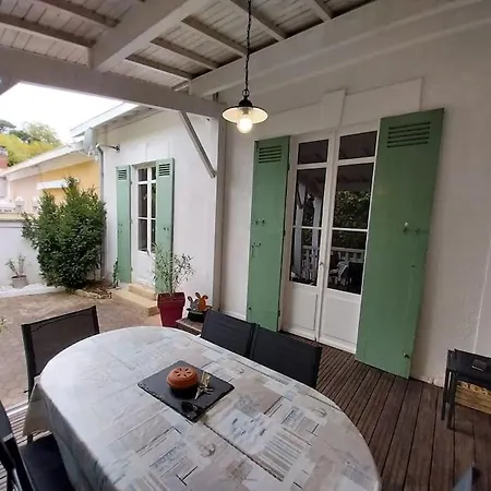 Holiday home Centre 6 Mn De La A Pied 4 8 Couch *