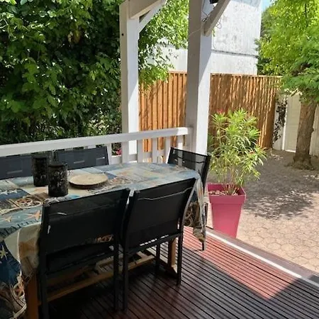 Centre 6 Mn De La A Pied 4 8 Couch Holiday home