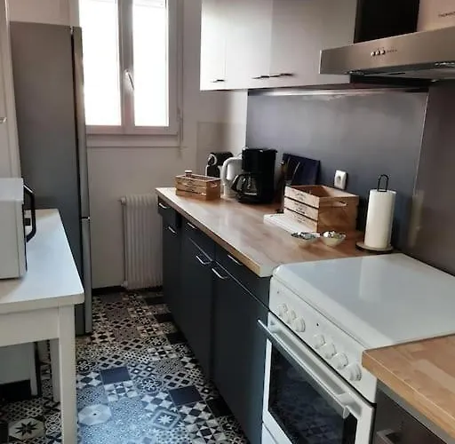 Centre - 600 M De La 4 8 Couch アルカション