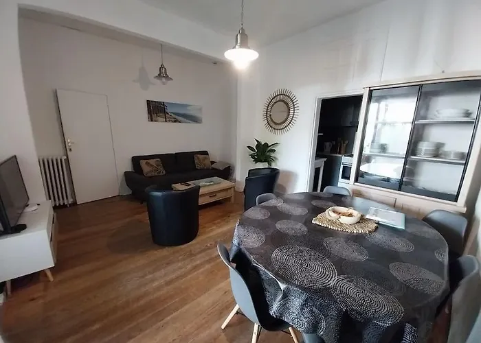 Centre - 600 M De La 4 8 Couch アルカション