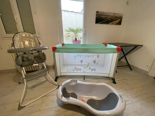 別荘 Centre - 600 M De La 4 8 Couch *